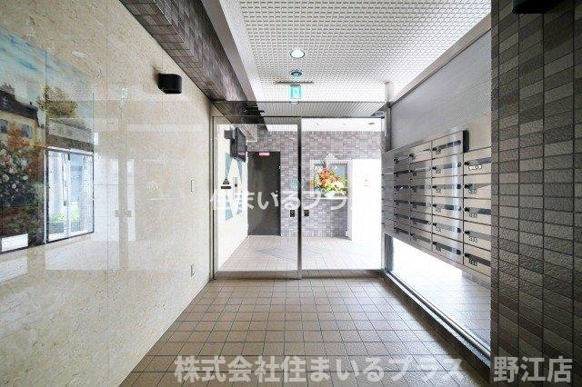 フレアコート京橋のロビー