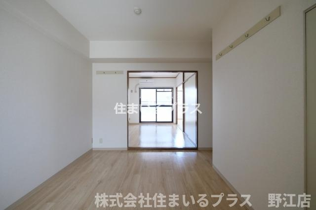 フレアコート京橋の居間・リビング