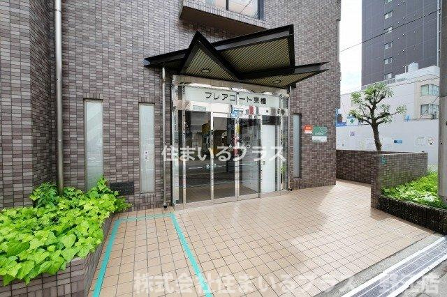 フレアコート京橋のエントランス