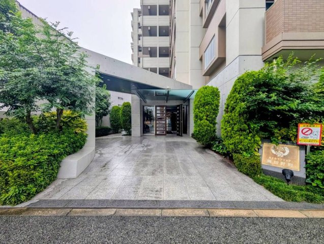 エイルマンション諏訪野町のエントランス