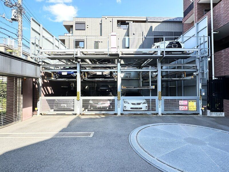ヴィークコート三軒茶屋ザ・グランツの駐車場|駐車場完備です