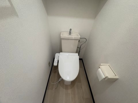 吹田市江の木町の賃貸マンションのトイレ