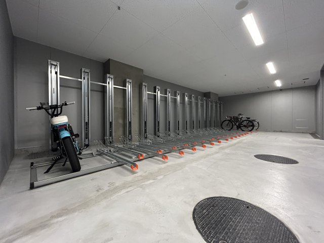 ローレルタワー堺筋本町の駐車場|ローレルタワー堺筋本町　駐輪場