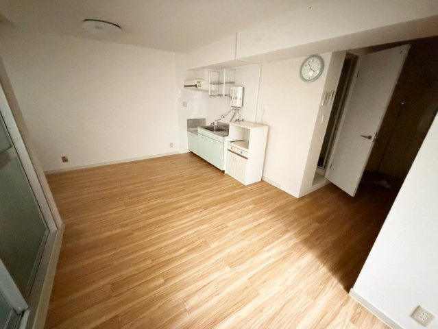 大京ビルマンション新大阪の洋室