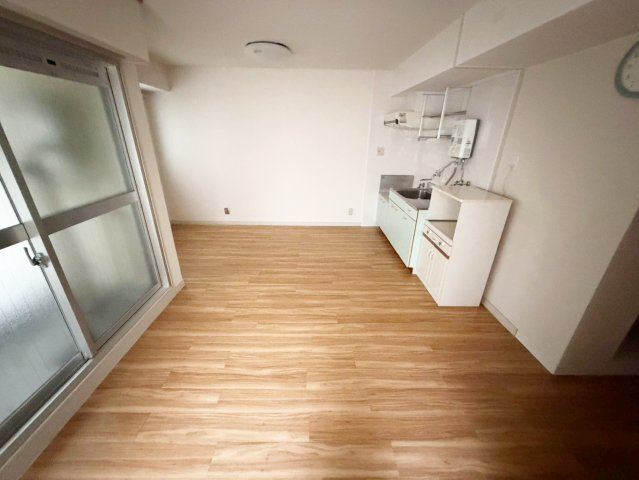 大京ビルマンション新大阪の洋室
