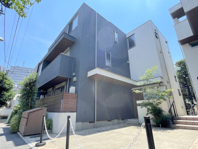 SAKURA TERRACE　YOYOGI　A棟の外観