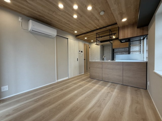 杉並区高円寺北２丁目の中古マンションの居間・リビング