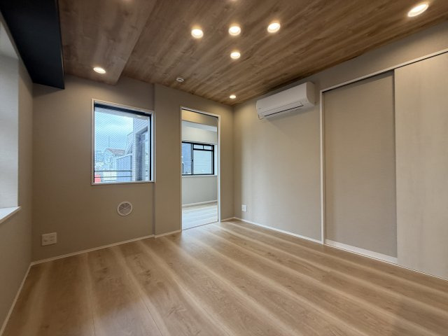 杉並区高円寺北２丁目の中古マンションの居間・リビング