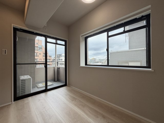 杉並区高円寺北２丁目の中古マンションの洋室|（約4.2帖）