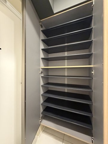 杉並区高円寺北２丁目の中古マンションの収納|シューズボックス