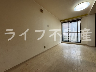 アイディール若江の居間・リビング|ゆったりとした居間です