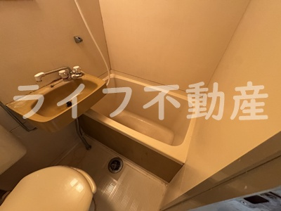 アイディール若江の浴室|落ち着いた空間のお風呂です