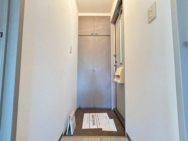 黒川グリーンハイツ　Ｃ棟の玄関