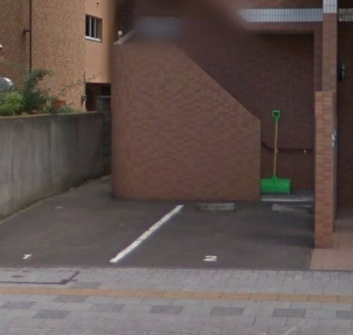 【駐車場】