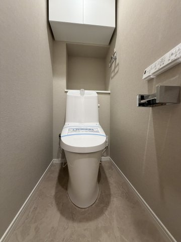 中野区中央１丁目の中古マンションのトイレ