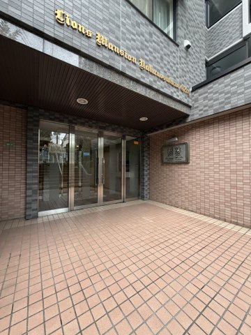 中野区中央１丁目の中古マンションのエントランス