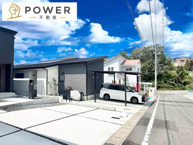 リーブルガーデン　瀬戸市塩草が丘第2の前面道路含む現地写真|十分な幅が確保されており、車の出し入れもスムーズ。お子様の送り迎えなど、日常の動作も快適に行えます。									
									