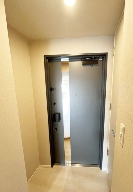 豊島区駒込２丁目の賃貸マンションの玄関