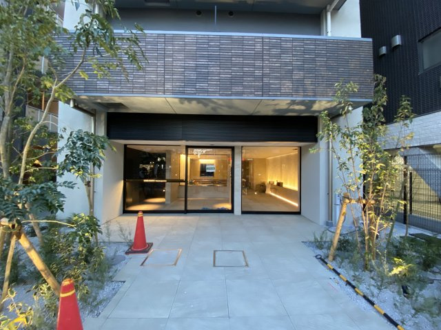 豊島区駒込２丁目の賃貸マンションのエントランス
