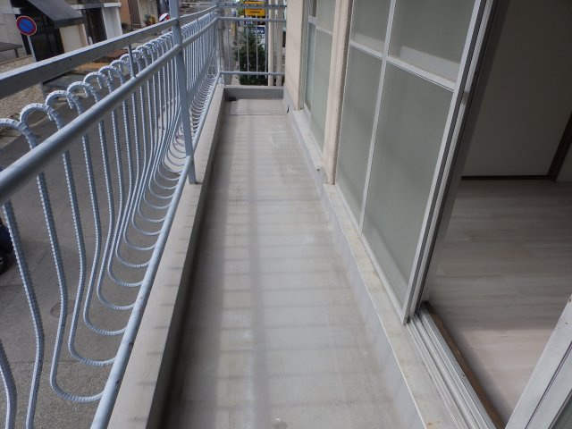 神戸市灘区水道筋４丁目の賃貸マンションのバルコニー