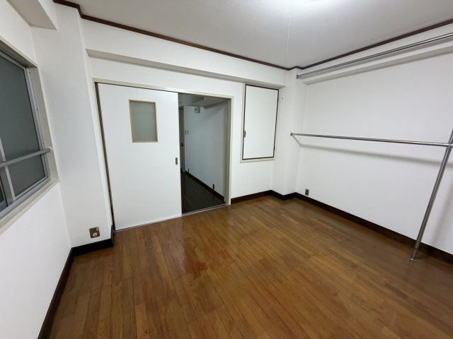 神戸市中央区下山手通３丁目の賃貸マンションの居間・リビング