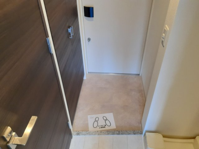 神戸市中央区下山手通９丁目の賃貸マンションの玄関