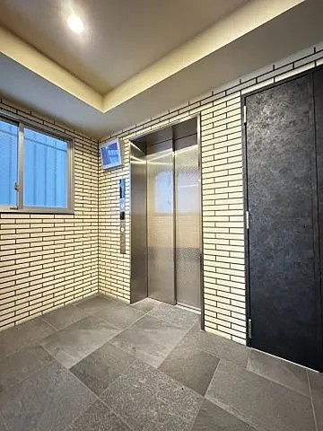 神戸市中央区下山手通９丁目の賃貸マンションのロビー
