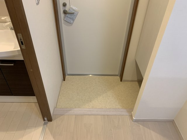 神戸市東灘区深江北町１丁目の賃貸マンションの玄関