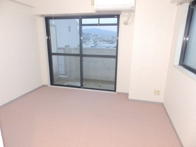 神戸市灘区福住通４丁目の賃貸マンションの居間・リビング