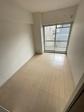 西宮市久保町の賃貸マンションの居間・リビング