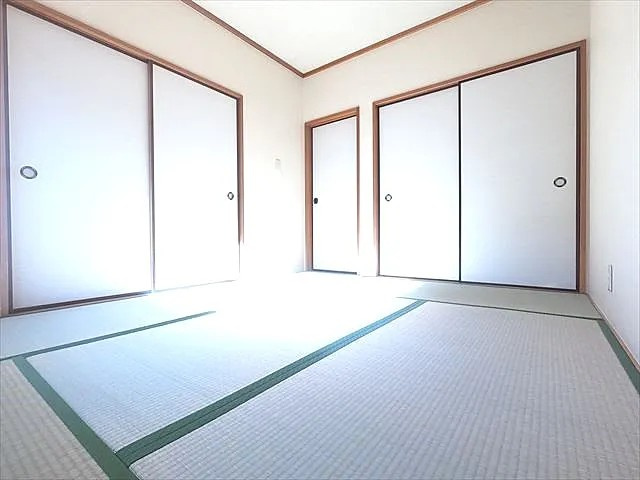 神戸市東灘区御影中町６丁目のアパートの居間・リビング