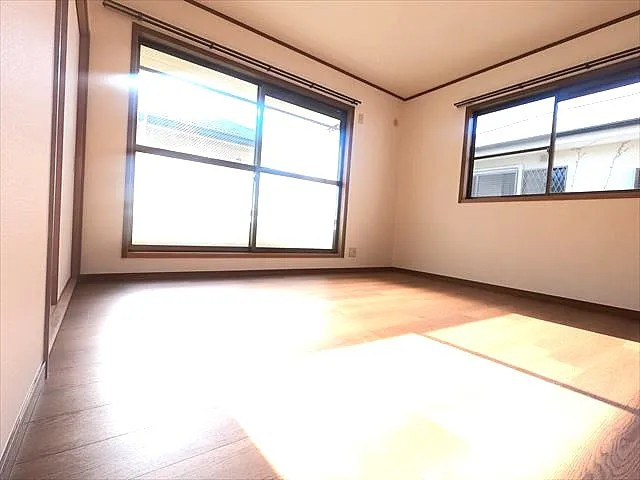 神戸市東灘区御影中町６丁目のアパートの居間・リビング