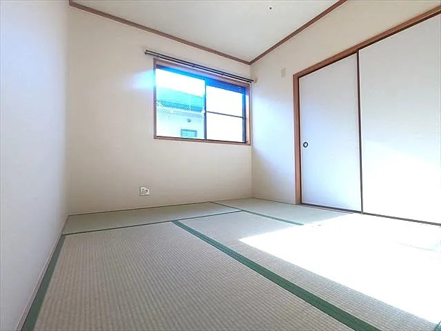 神戸市東灘区御影中町６丁目のアパートの居間・リビング