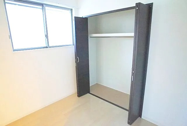 神戸市東灘区本山北町２丁目の賃貸マンションの収納