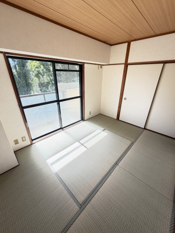 神戸市灘区岩屋北町５丁目の賃貸マンションの居間・リビング