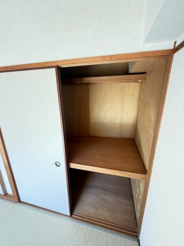 神戸市灘区岩屋北町５丁目の賃貸マンションの収納