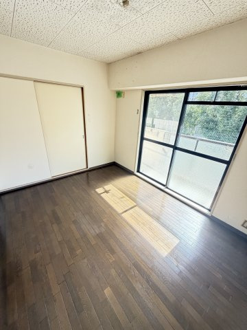神戸市灘区岩屋北町５丁目の賃貸マンションの居間・リビング