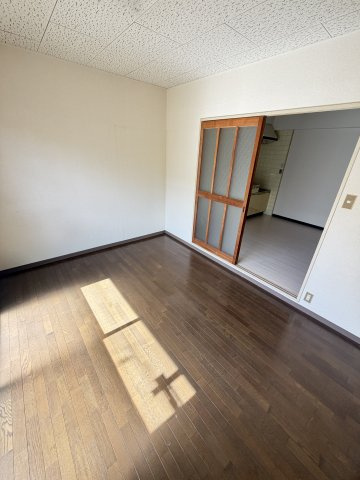 神戸市灘区岩屋北町５丁目の賃貸マンションの居間・リビング