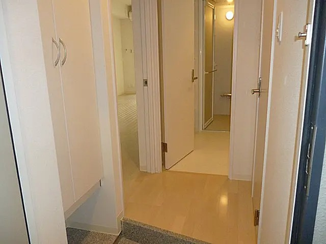 西宮市大屋町の賃貸マンションの玄関