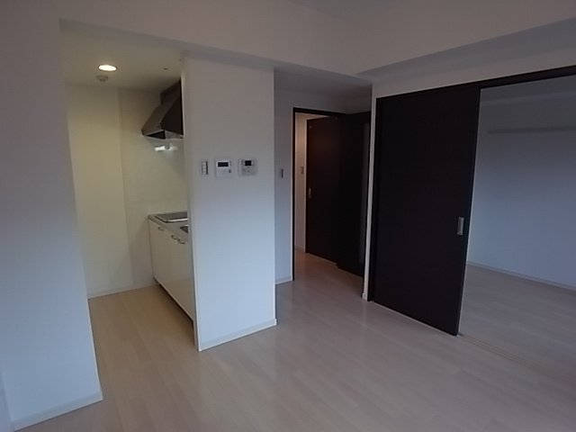 西宮市上大市１丁目の賃貸マンションの居間・リビング