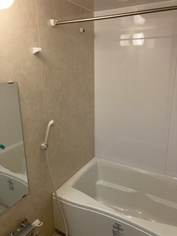 西宮市上大市１丁目の賃貸マンションの浴室