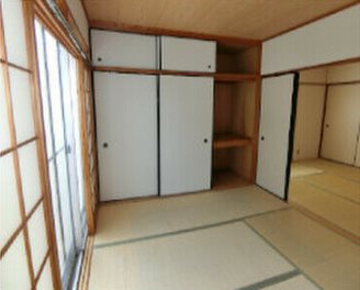 西宮市名次町の賃貸マンションの居間・リビング