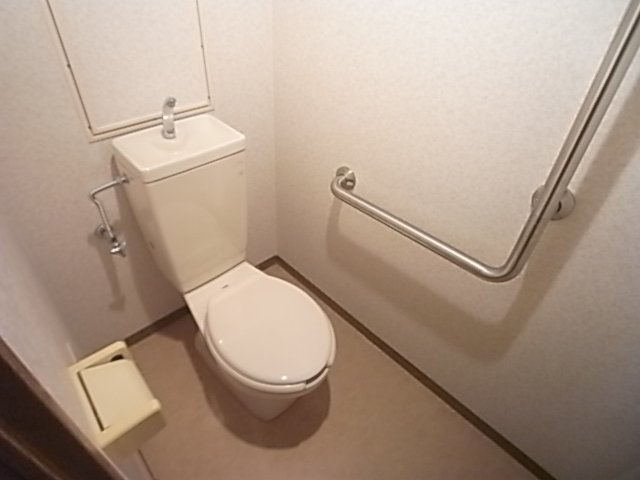 西宮市高木東町の賃貸マンションのトイレ