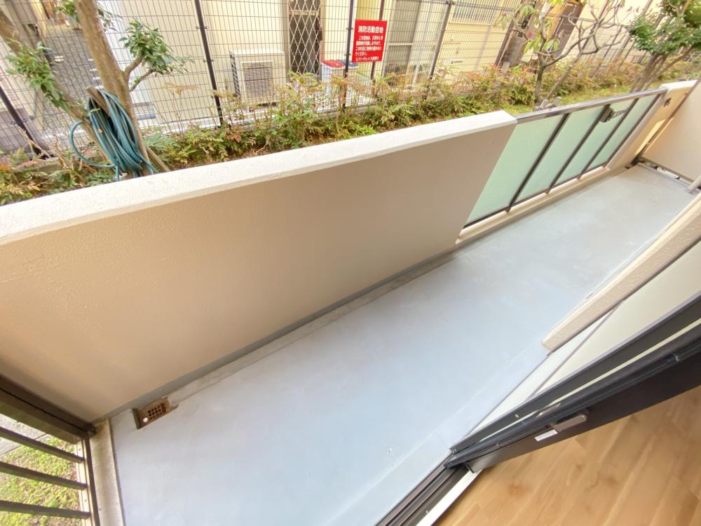西宮市高木東町の賃貸マンションのバルコニー
