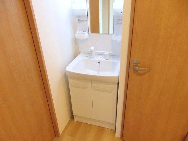 神戸市灘区城内通２丁目の賃貸マンションの洗面所