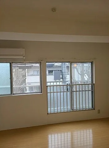 神戸市灘区城内通２丁目の賃貸マンションの居間・リビング