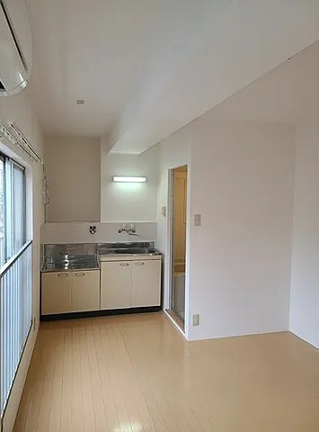 神戸市灘区城内通２丁目の賃貸マンションの居間・リビング