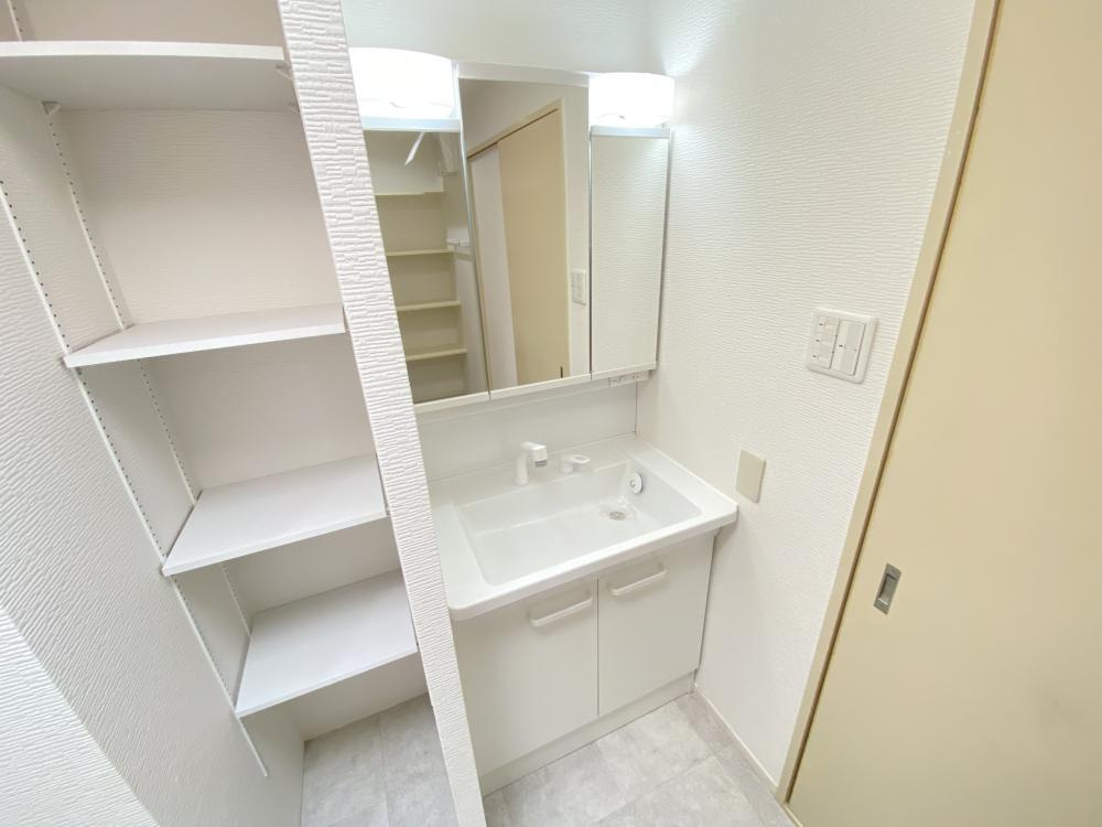 西宮市新甲陽町の賃貸マンションの洗面所