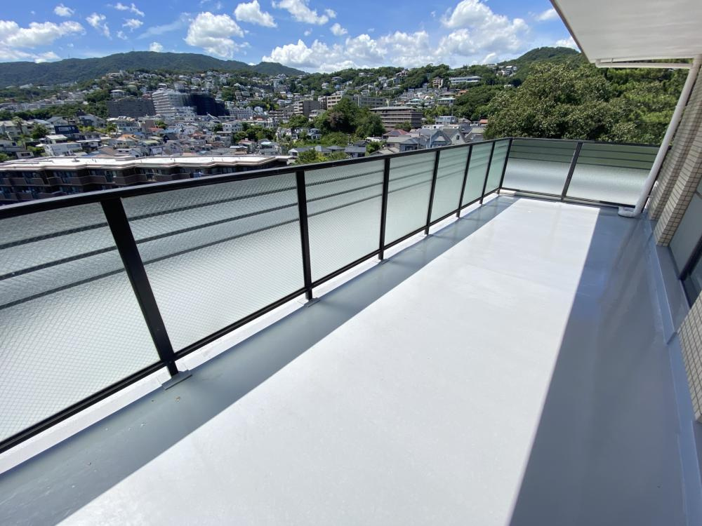 西宮市新甲陽町の賃貸マンションのバルコニー