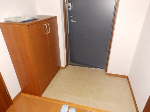 神戸市灘区都通２丁目の賃貸マンションの玄関